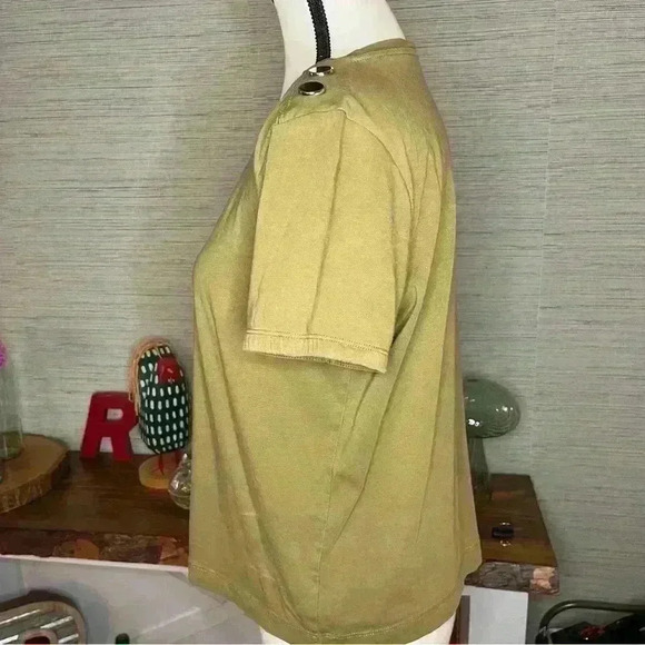 Zara Top Womens Large Short Sleeve Olive Green Metal Shoulder Detail Army Button - Picture 3 of 8